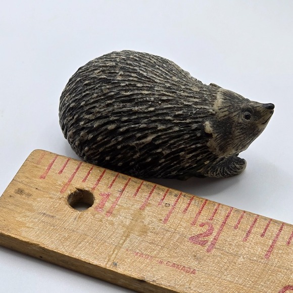 Vintage Hedgehog Figurine Set Resin Mother and Babies Woodland Animal Décor - Picture 9 of 10